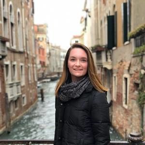 Meet your Posher, Alyssa